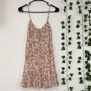 Chic Floral Mini Dress in Tan